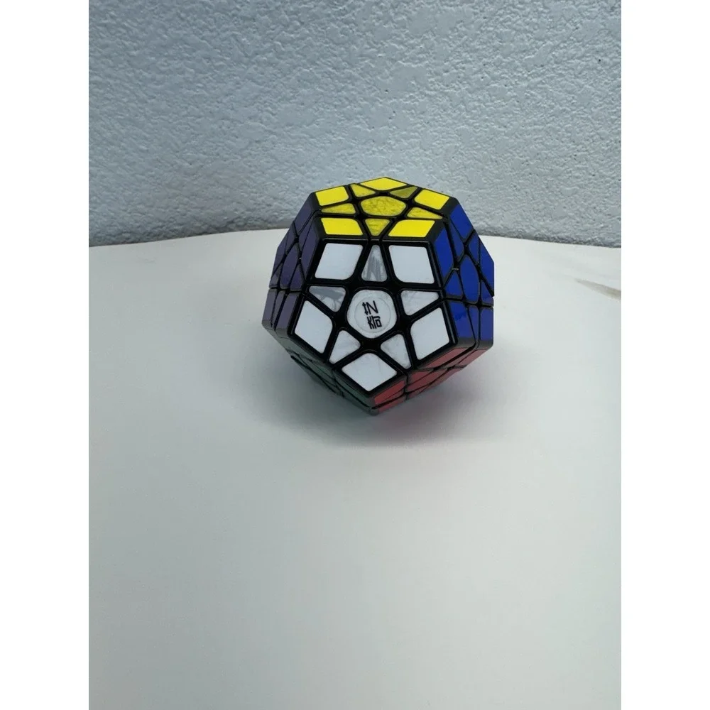 QIYI Megaminx 12-Sided Magic Cube Twist Puzzle Multi-Color EQY516 2023